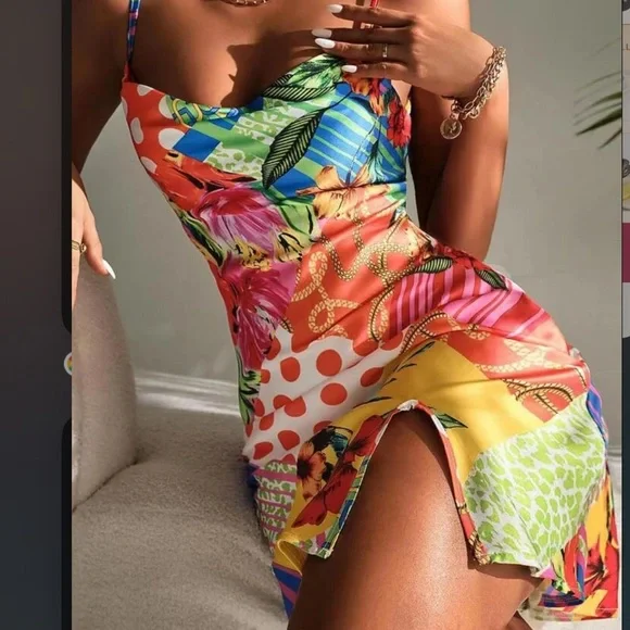 Printed Split Mini Dress - Picture 4 of 5